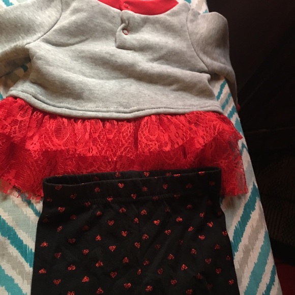 Two piece set - Picture 2 of 2